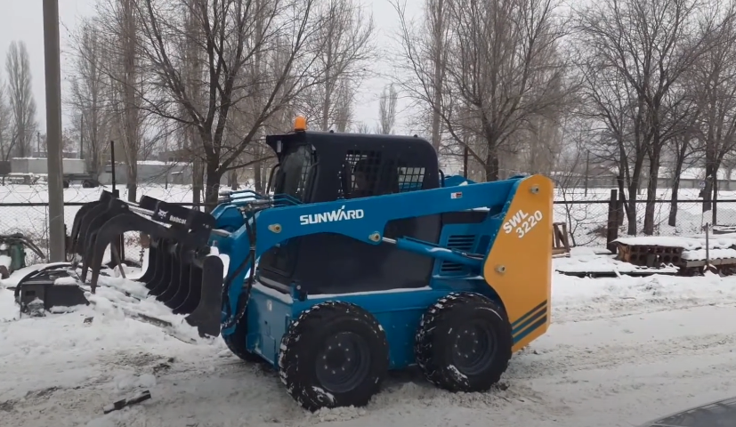Мини погрузчик Sunward SWL3220